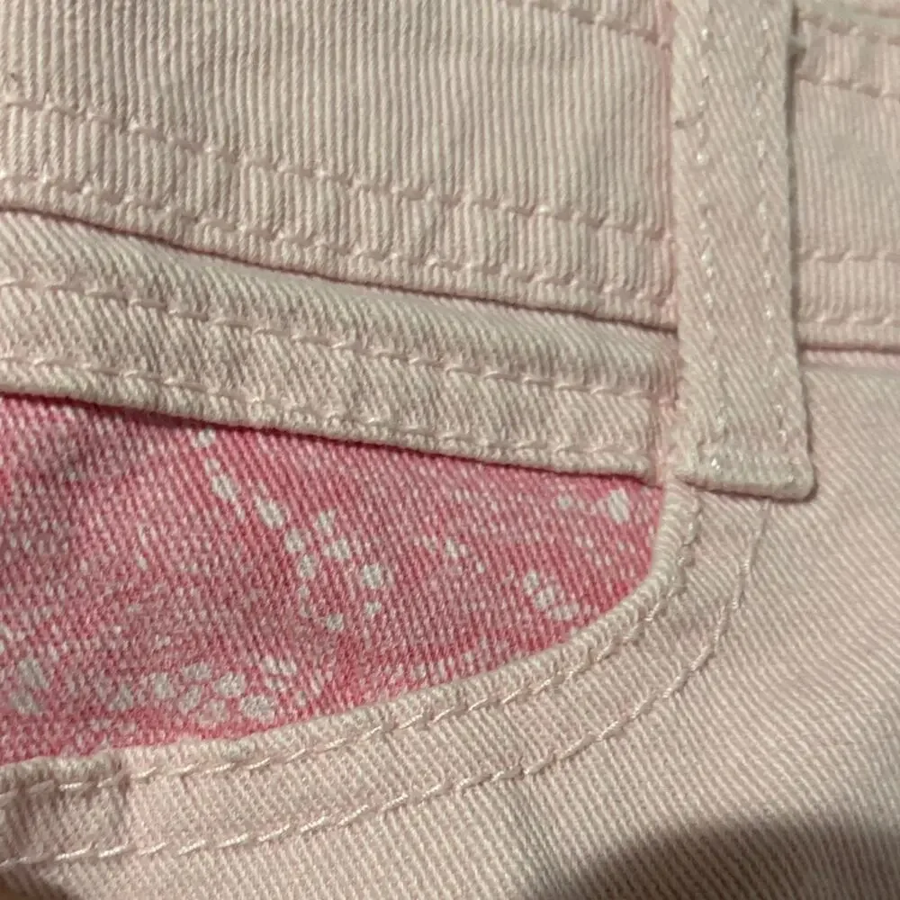 buffalo pink distressed